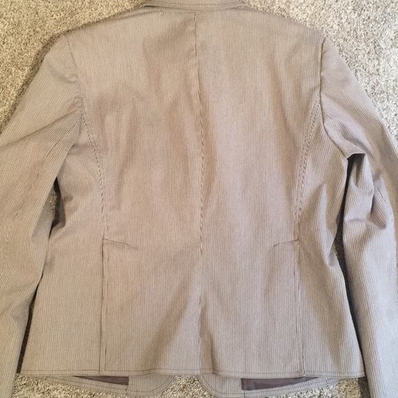 Ann Klein grey striped suit with crop flare pants. Stretch. Size 10. - Picture 7 of 14